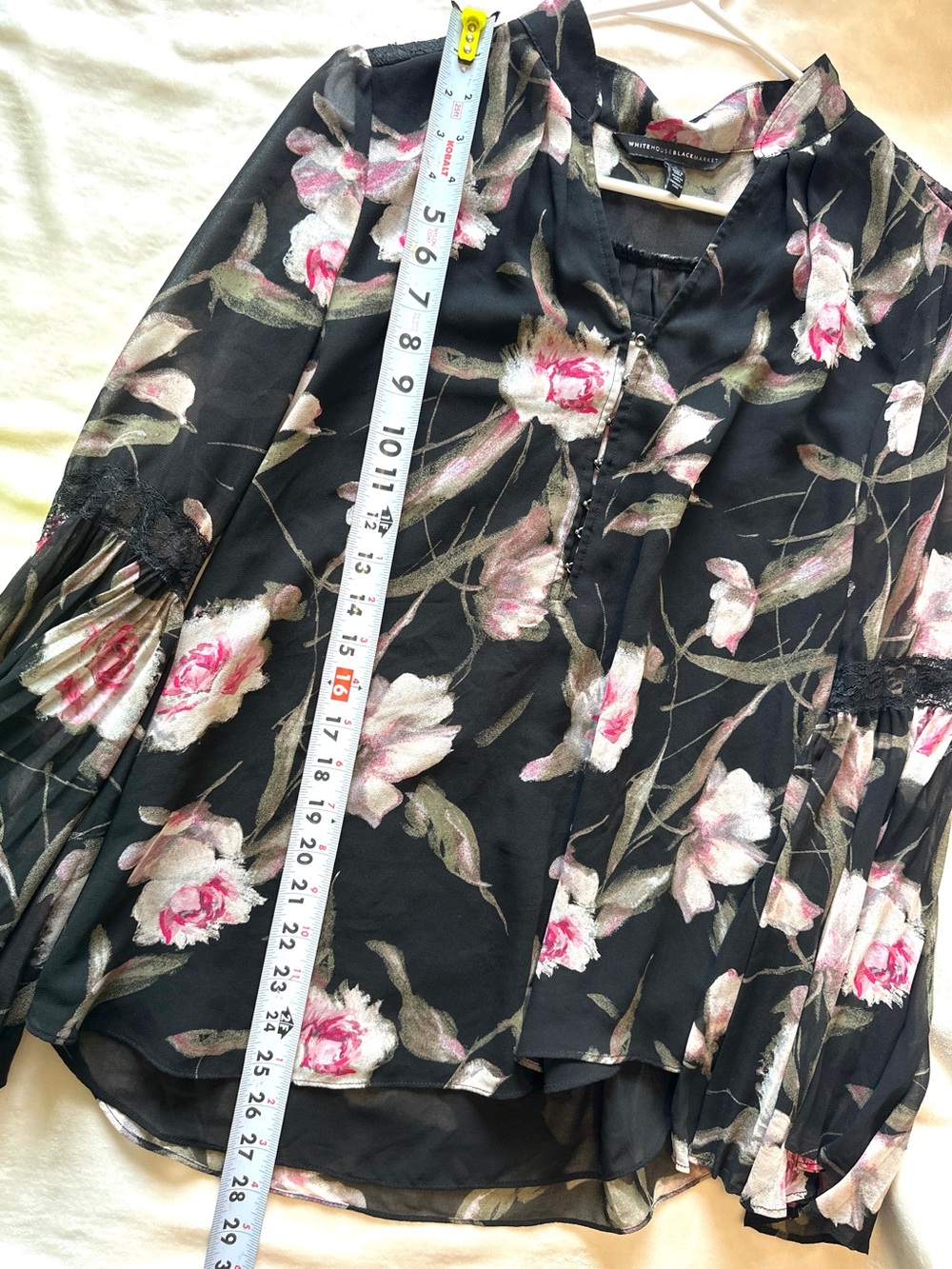 White House Black Market Blouse. Multi-color Floral Pleated Sleeves Size 8 - Picture 10 of 11